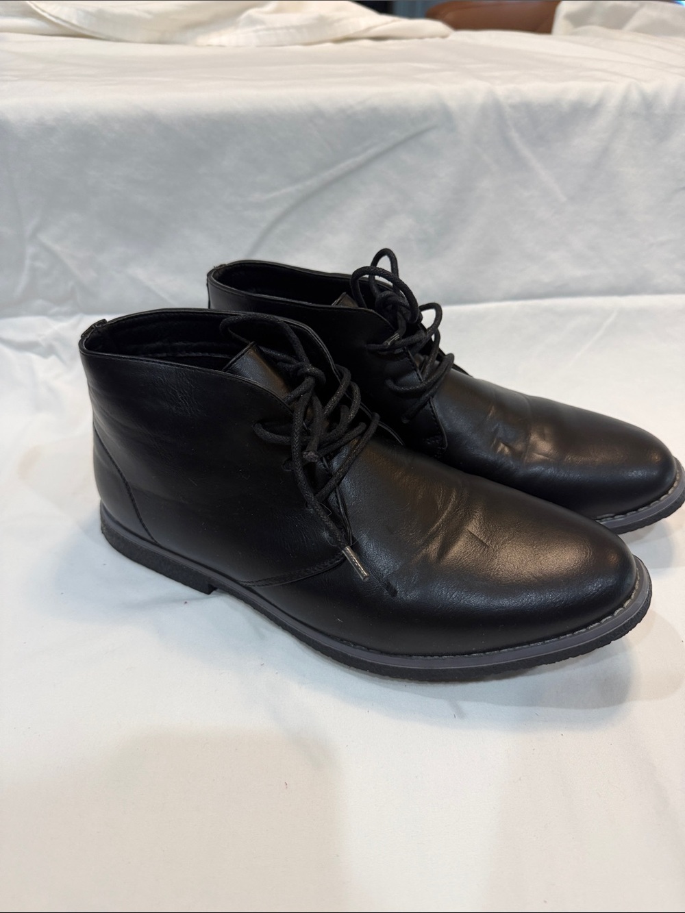 London Fog Men's Black Leather Chukka Boots - Lace-Up